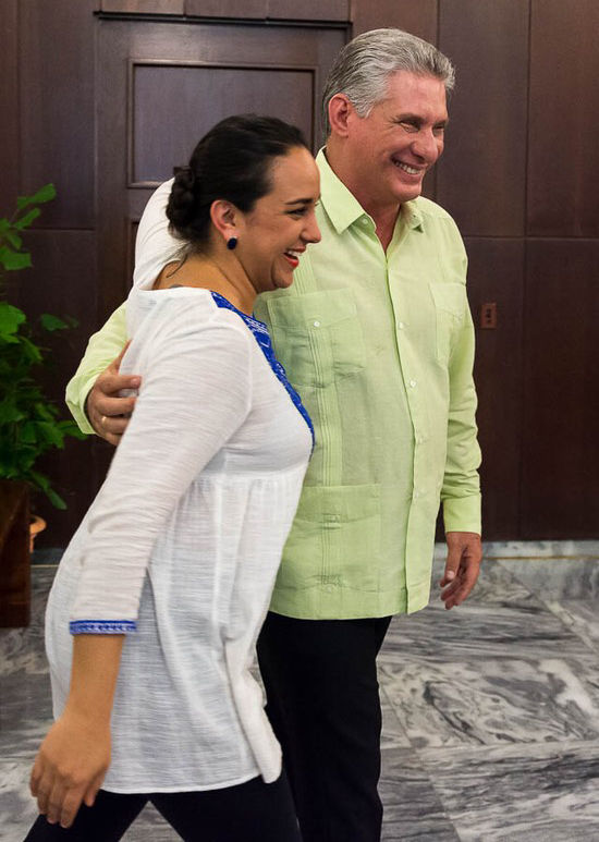 El vicepresidente cubano, Miguel Díaz-Canel junto a la presidenta del Parlamento, Gabriela Rivadeneira, durante la visita de la líder ecuatoriana a Cuba en 2016. Foto: Calixto N. Llanes/ Juventud Rebelde/ Archivo.