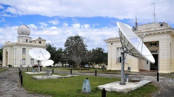 Las experiencias dejadas por el huracán Matthew y el exitoso desempeño del radar de Gran Piedra, calificado como el coloso oriental con 44 años de explotación, quedaron resaltadas durante la reunión. Foto: Diario Granma.