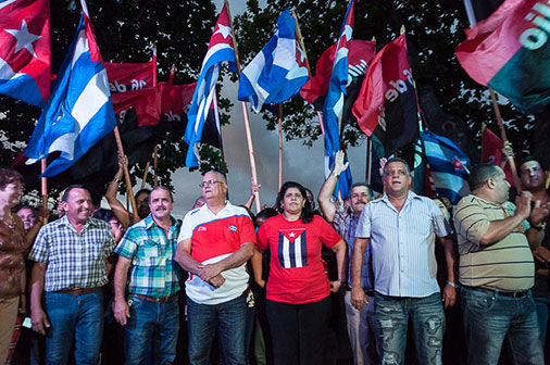 Los pinareños festejan la obtención de la sede del 26. Foto: Periódico Guerrillero