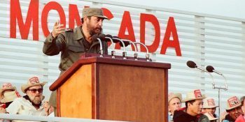Pronuncia discurso en el acto conmemorativo del XXVII Aniversario del Asalto al Cuartel Moncada efectuado en la provincia de Ciego de Ávila, 26 de julio de 1980. Foto: Estudios Revolución / Sitio Fidel Soldado de las Ideas