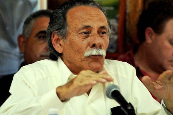 Por indicaciones del Comandante en Jefe Fidel Castro asume la Dirección General del Instituto de Investigaciones Fundamentales en Agricultura Tropical (INIFAT) en 1991, labor que continuaba desempeñando hasta su fallecimiento.