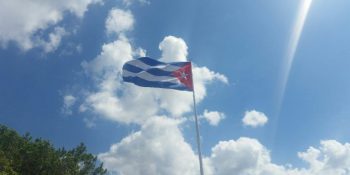 Bandera cubana en la Fortaleza de La Cabaña. Foto: Abraham Santana Díaz / Cubadebate