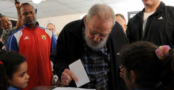 Fidel vota en colegio electoral del Vedado. Foto: Ismael Francico/CUBADEBATE.