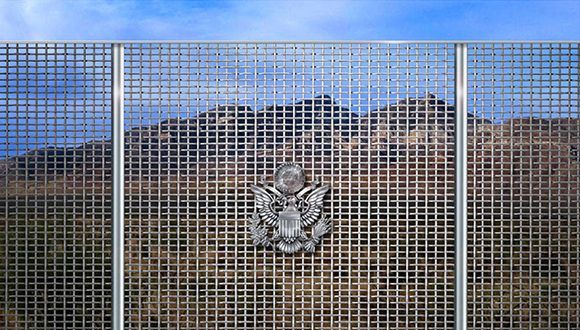 Representación artística proporcionada por la empresa Penna Group, donde se propone un muro a lo largo de la frontera sur de Estados Unidos con México. Foto Ap.