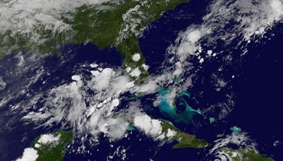 Emily avanza sobre La Florida. Foto: GOES Project Science/ vía INSMET.