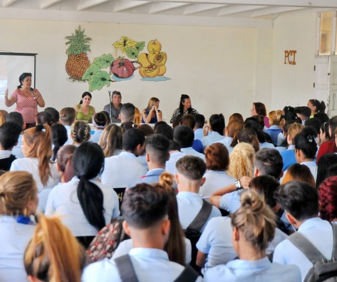 Intercambio Diputados estudiantes preuniversitarios 1