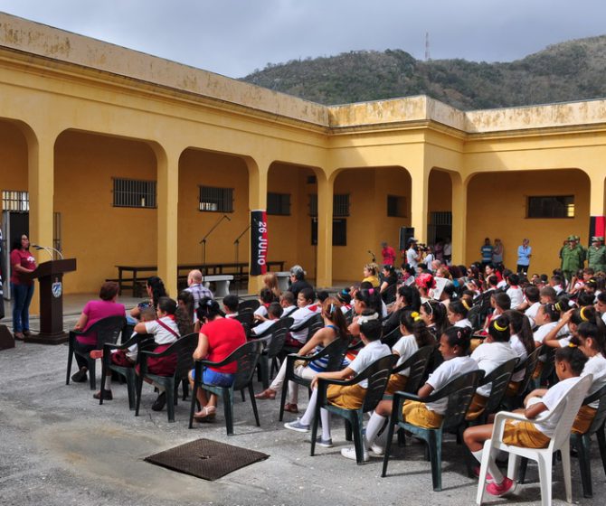 Retumba en la historia marcha convertida en himno