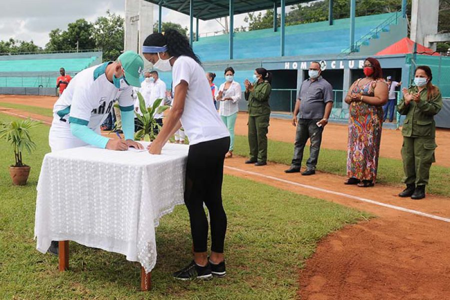 Abanderamiento equipo de béisbol IJ.Fotos Yoandris Delgado Matos (28)