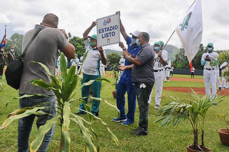Abanderamiento equipo de béisbol IJ.Fotos Yoandris Delgado Matos (29)