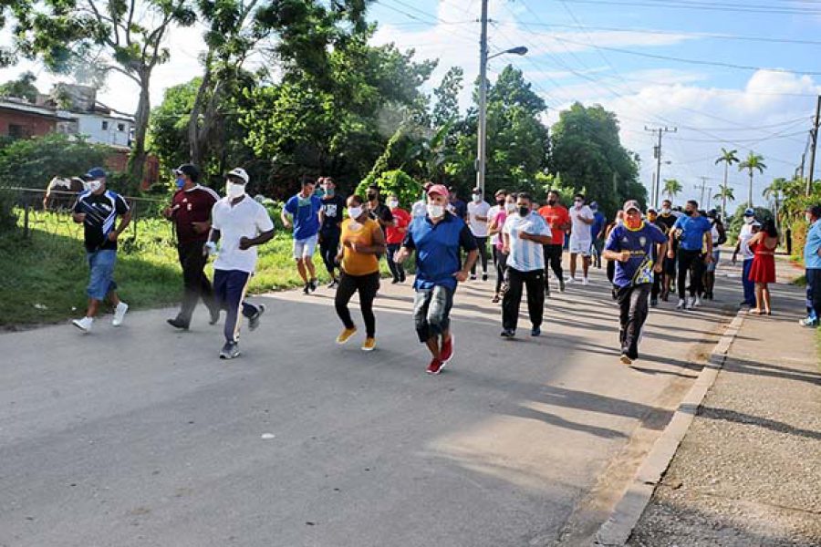 Marcha del INDER por el aniversario de los CDR.Fotos Yoandris Delgado Matos (3)