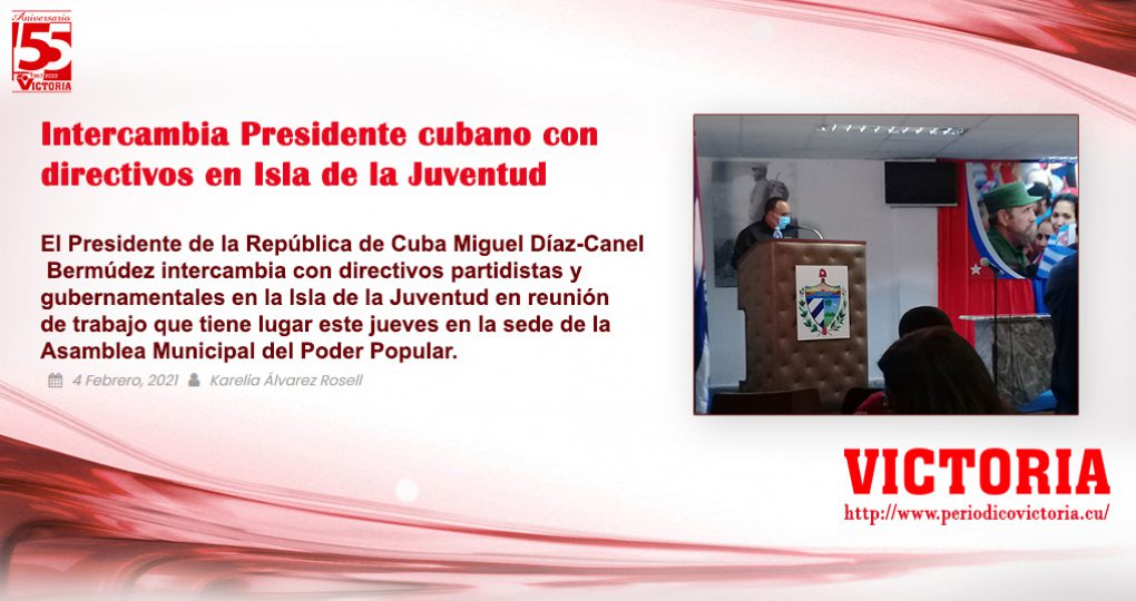 Intercambia Presidente cubano con – Autor