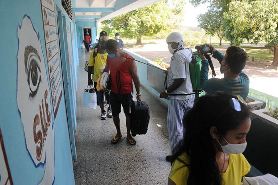 Recorrido del CDM por centros de aislamiento y zonas en cuarentena, fotos Yesmanis Vega Ávalos_3