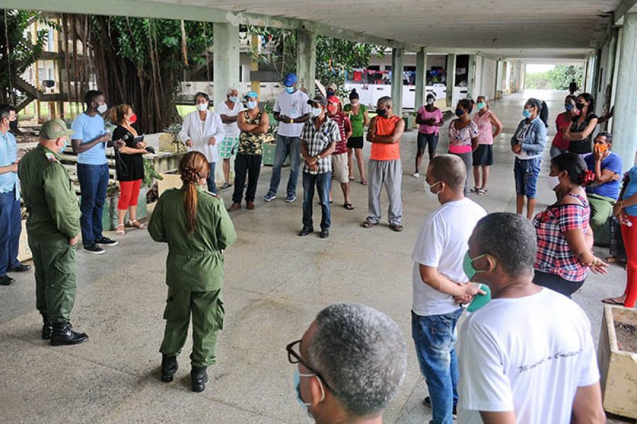 Recorrido del Consejo de Defensa Municipal por comunidades libres de covid-19 (9)