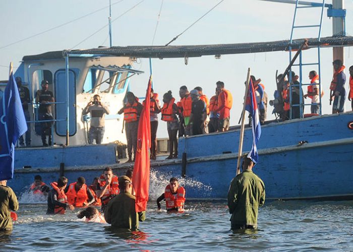 Desembarco simbólico. Fotos Yoandris Delgado Matos (1)
