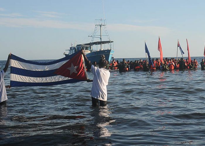 Desembarco simbólico. Fotos Yoandris Delgado Matos (3)