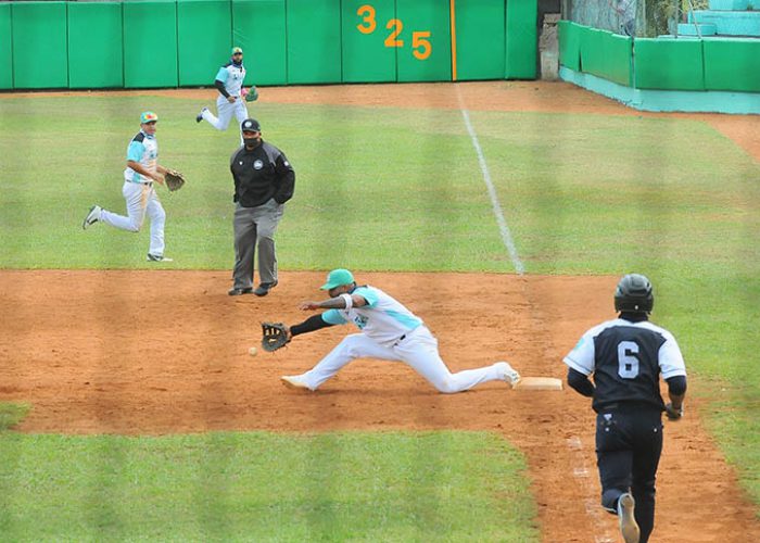 SNB IJV vs Holguín, fotos Yesmanis Vega Avalo_03