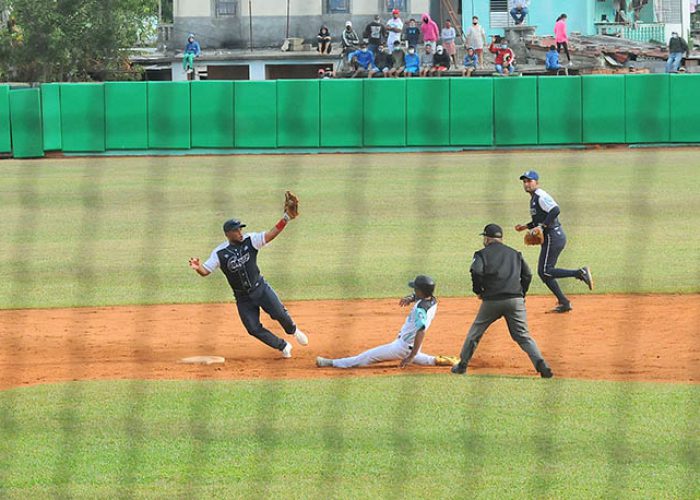 SNB IJV vs Holguín, fotos Yesmanis Vega Avalo_06