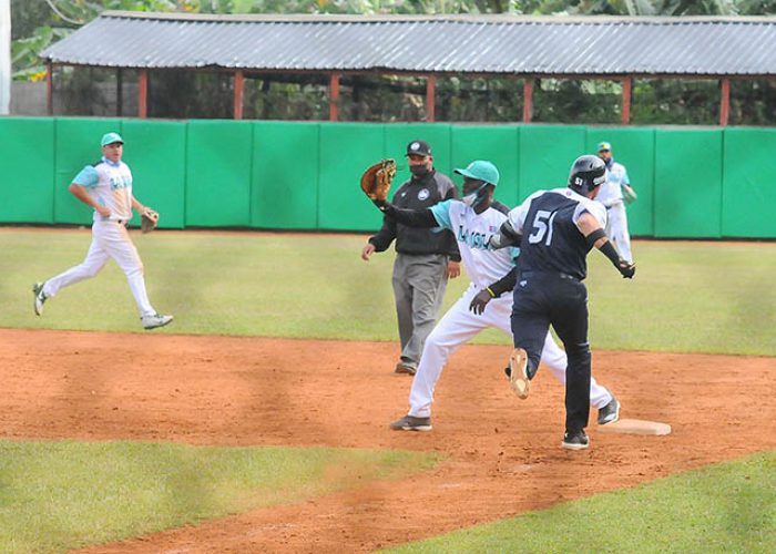SNB IJV vs Holguín, fotos Yesmanis Vega Avalo_07