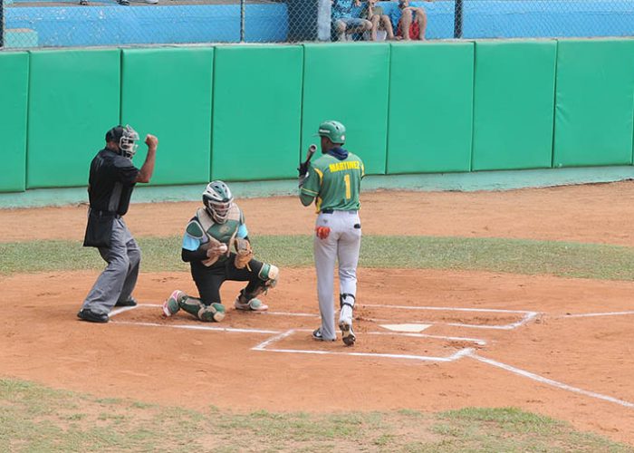 Serie de Beisbol Isla vs Pinar.Fotos Yoandris Delgado Matos (1)