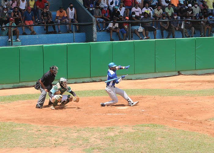 Serie de béisbol Industriales Vs Isla.Fotos Yoandris Delgado Matos (3)