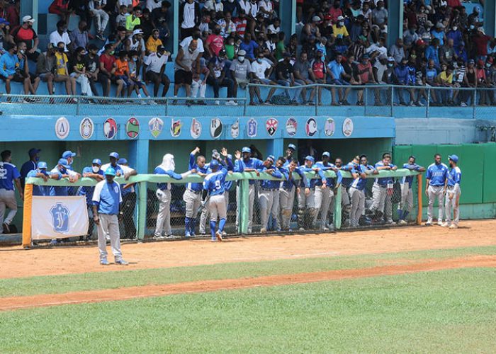 Serie de béisbol Industriales Vs Isla.Fotos Yoandris Delgado Matos (4)