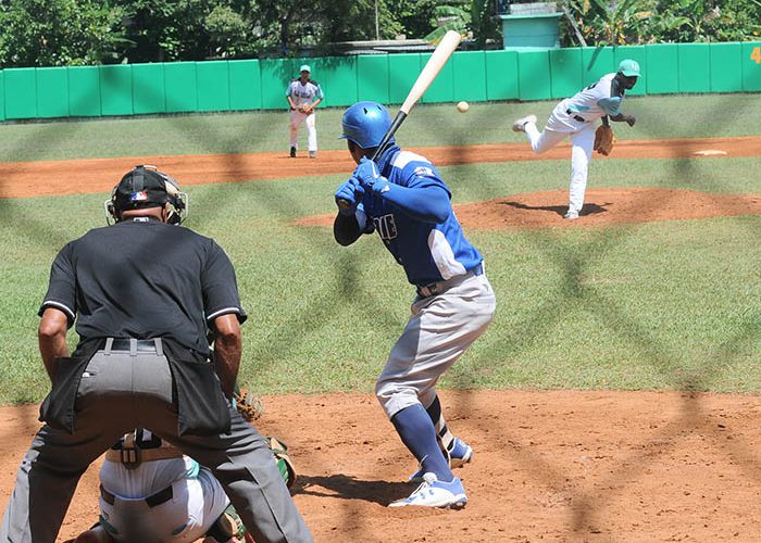 Serie de béisbol Industriales Vs Isla.Fotos Yoandris Delgado Matos (8)