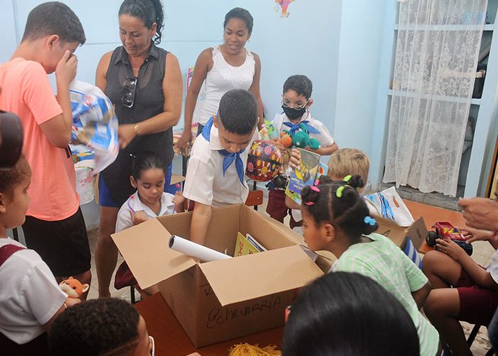 Operacióa Felicidad el La Escuela Especia Jose Antonio Echevarrias.Fotos Yoandris Delgado Matos (2)