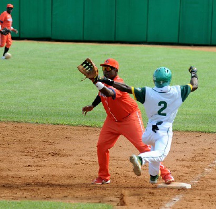 Liga Élite del Beisbol Cubano Vegueros vs Centrales (161)