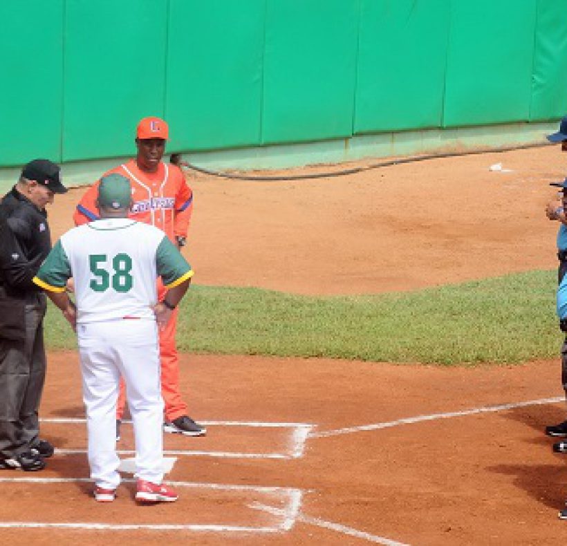 Liga Élite del Beisbol Cubano Vegueros vs Centrales (8)