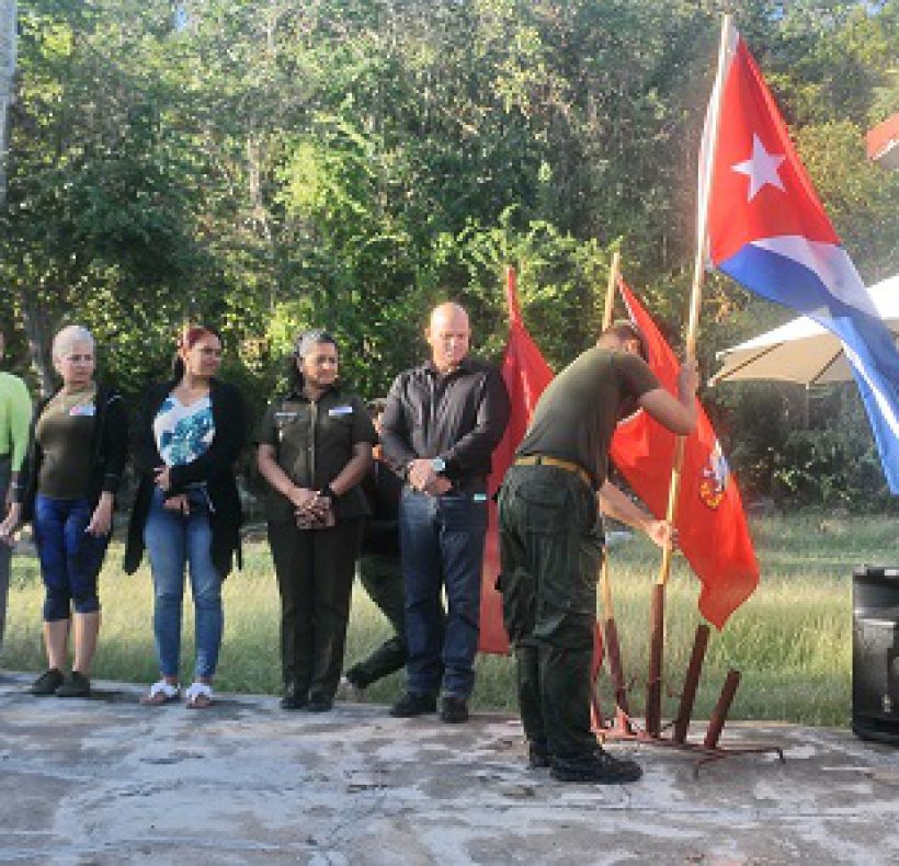 Desembarco simbólico por la UJC. Foto Yoandris Delgado Matos (3)