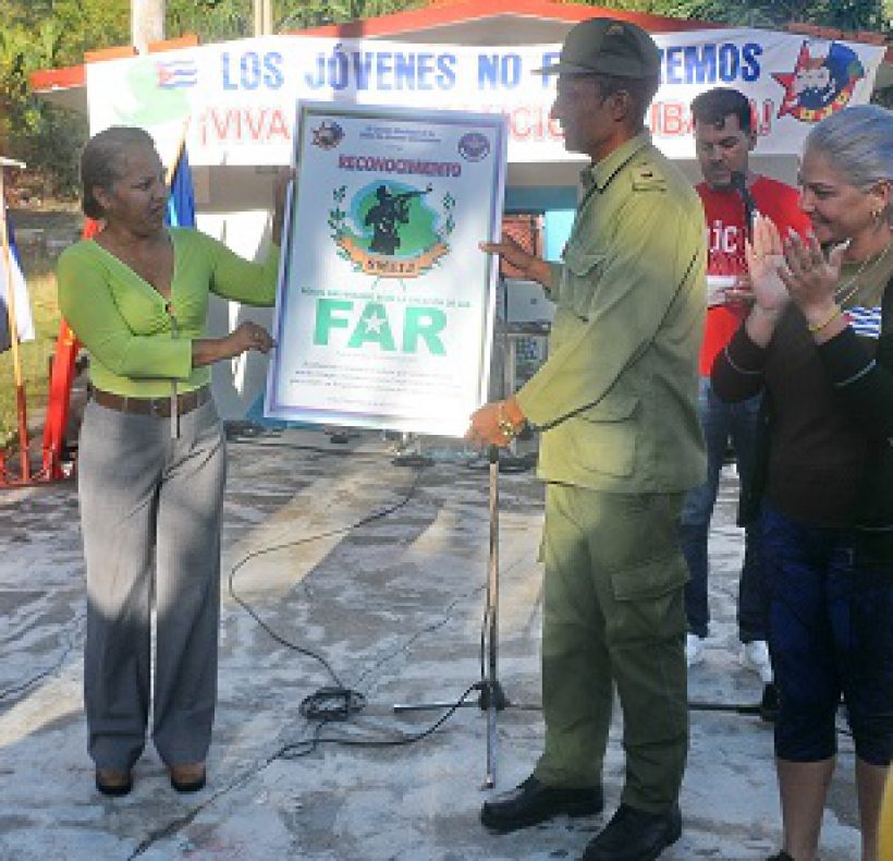 Desembarco simbólico por la UJC. Foto Yoandris Delgado Matos (6)