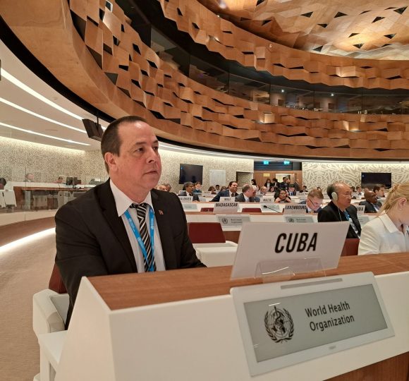 Ministro cubano de Salud Pública durante la 76 Asamblea Mundial de Salud.