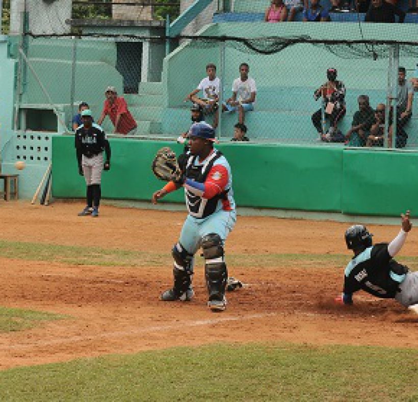 Isla vs Ciego. Foto Yoandris Delgado Matos (8)