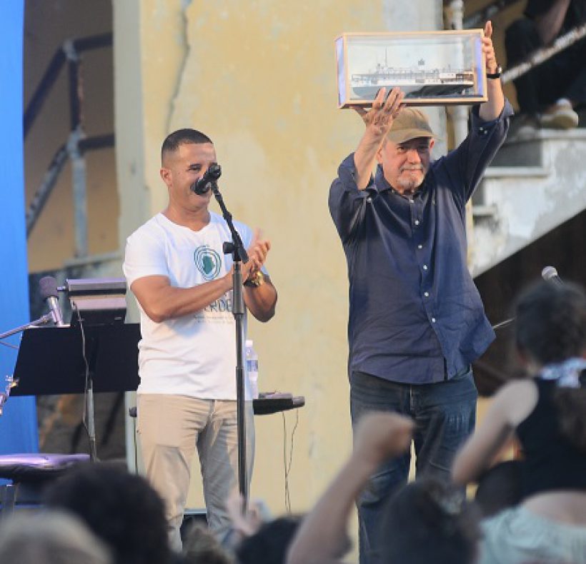 Reconocimiento a Silvio Rodriguez. Foto Yoandris Delgado Matos