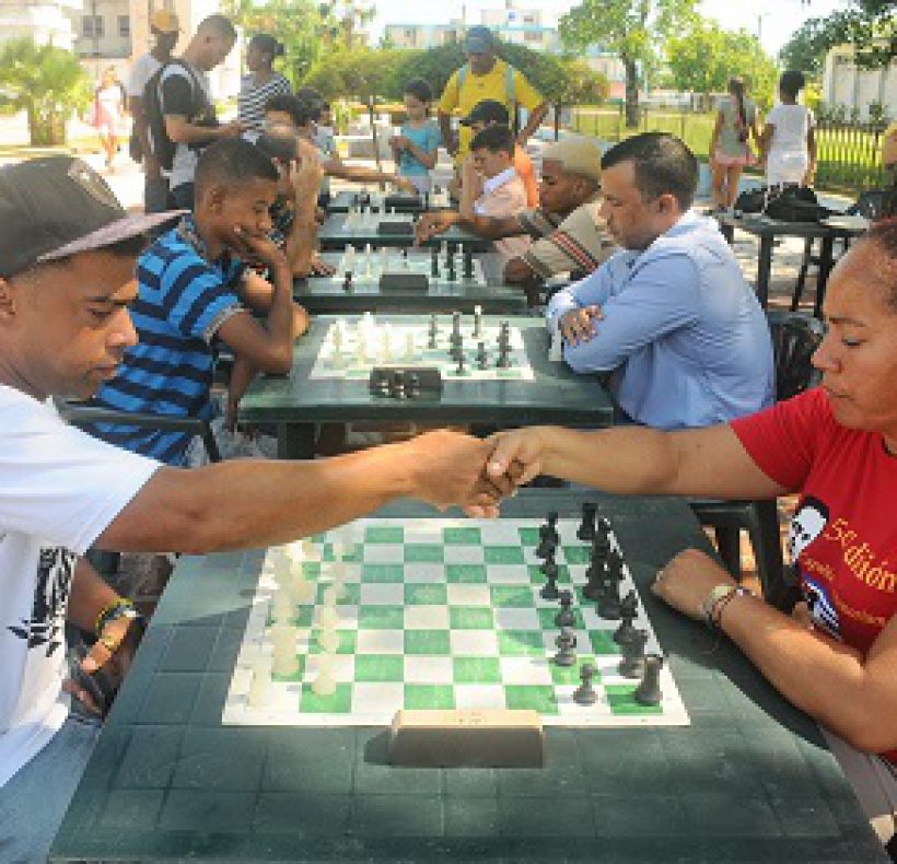 Simultanea de Ajedrez. Foto Yoandris Delgado Matos (10)