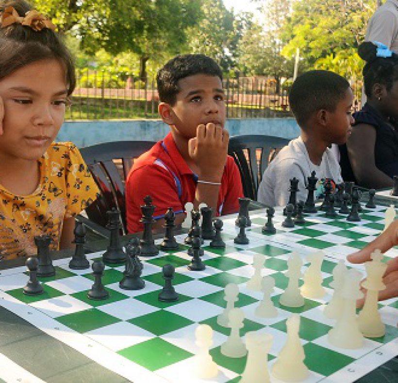 Simultanea de Ajedrez. Foto Yoandris Delgado Matos (2)
