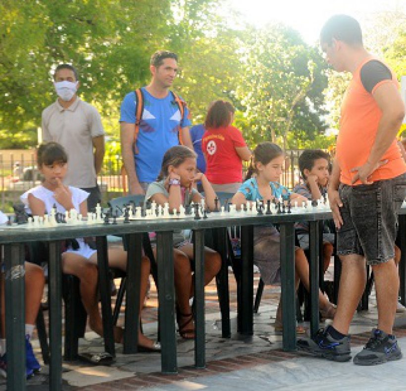 Simultanea de Ajedrez. Foto Yoandris Delgado Matos (6)