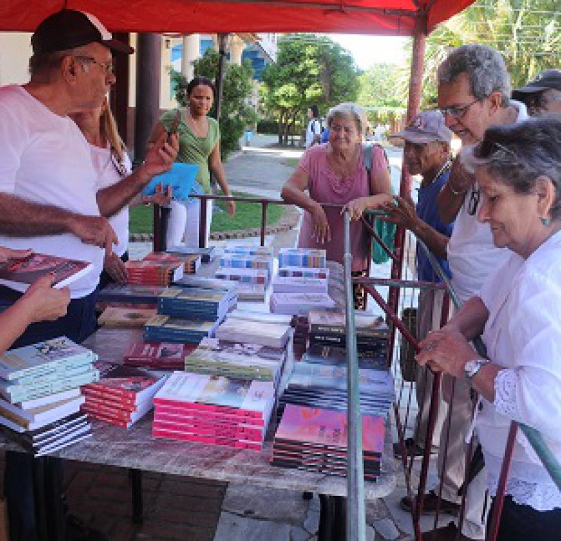Lectura de verano. Foto Yoandris Delgado Matos (2)