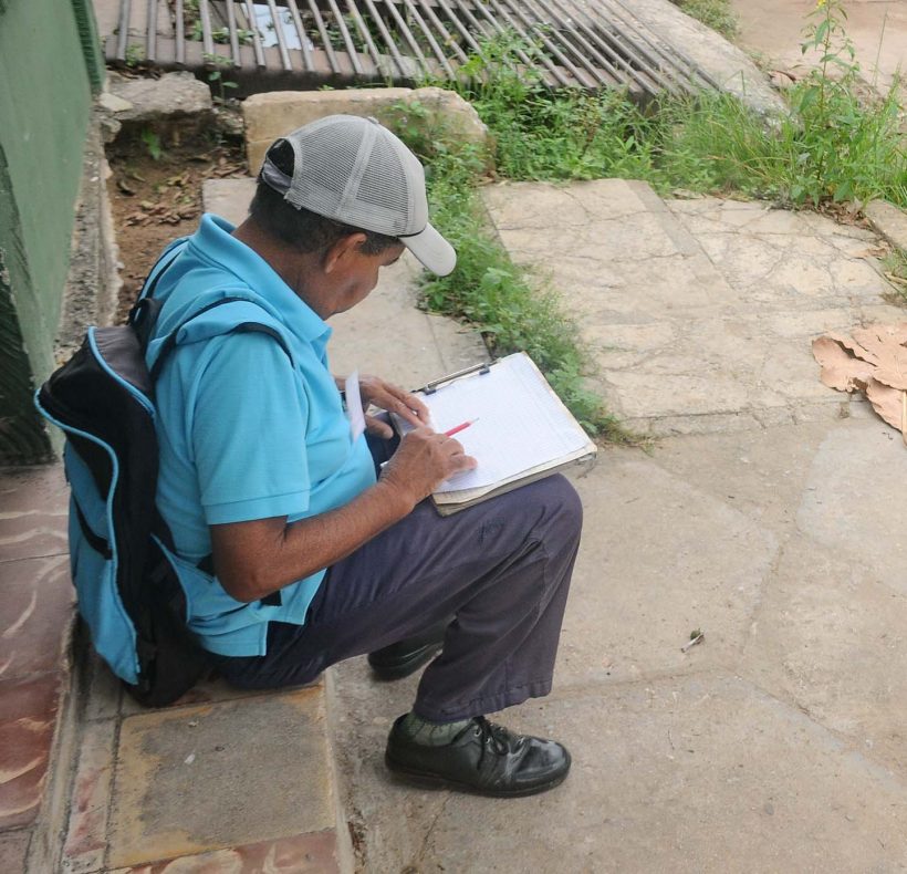 Saneamiento en Micro. Foto Yoandris Delgado Matos (5)