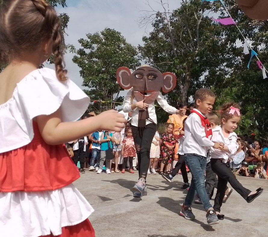 Proyecto Educativo- comunitario Por una infancia feliz – 1er Aniversario – parque 15 de Mayo ### (111)_redimensionar