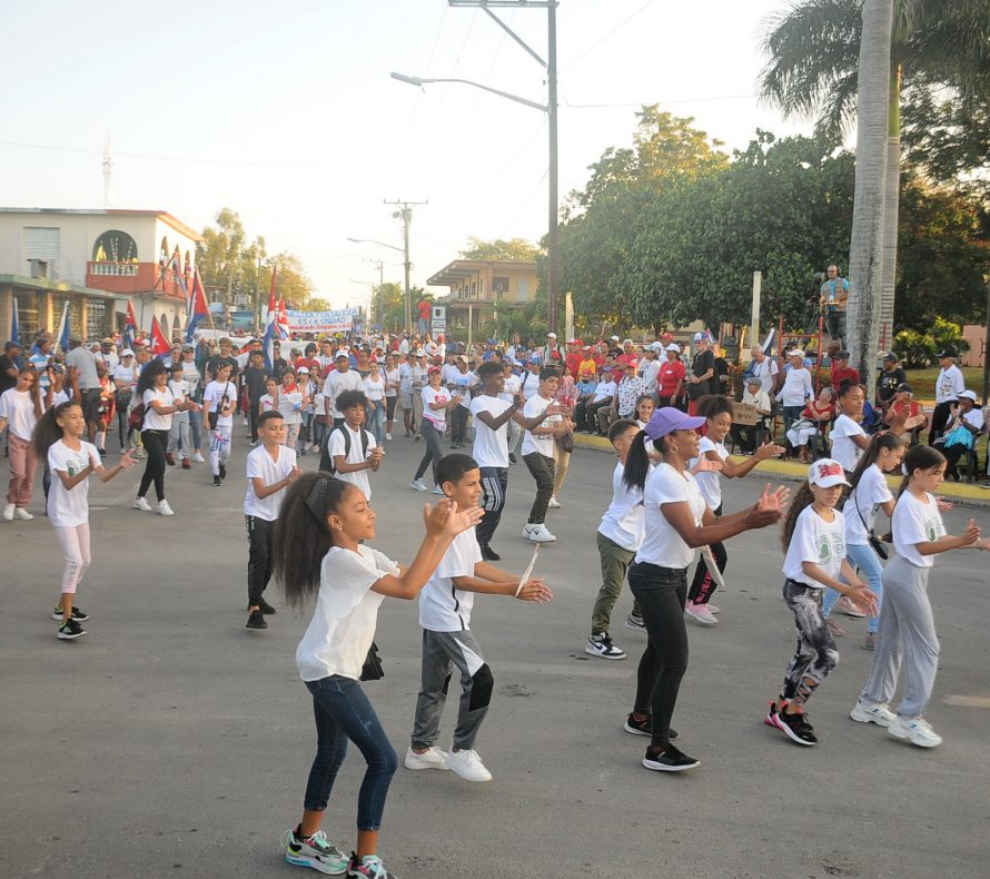 Desfile 1 de Mayo, fotos Yesmanis Vega Avalo_07