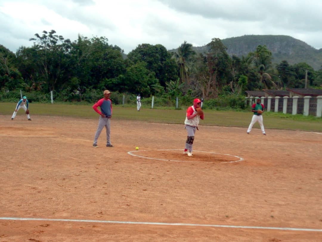 Deporte y confraternización en saludo al Primero de Mayo