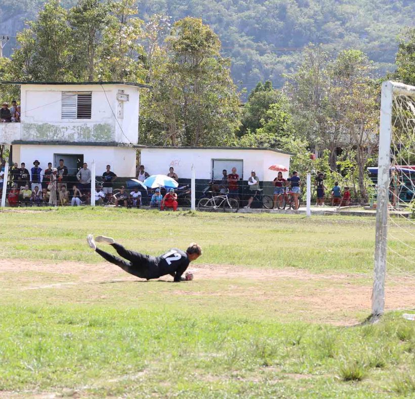 Fútbol Isla vs Habana (25)