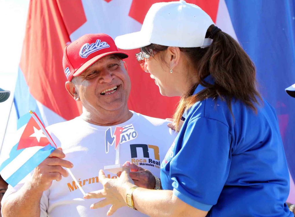 DESFILE 1ro DE MAYO ISLA DE LA JUVENTUD (238)