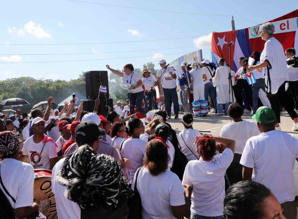 DESFILE 1ro DE MAYO ISLA DE LA JUVENTUD (258)